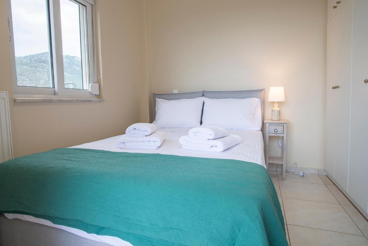 Helios: Charming Beach Home Next To Crystal Waters เนอามากรี ภายนอก รูปภาพ